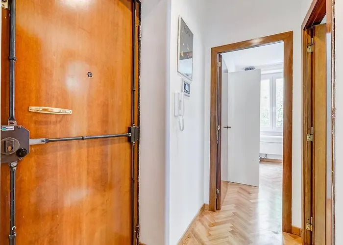 Appartement Luminous Few Steps From Piazza Navona Rome
